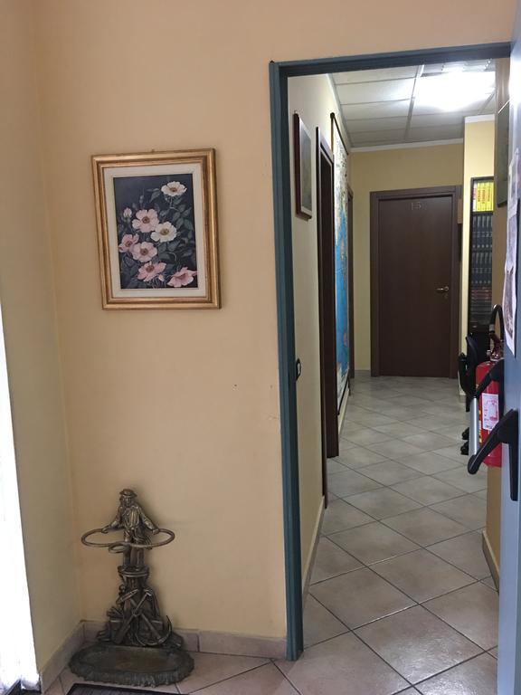 Hotel Dora Турин Экстерьер фото